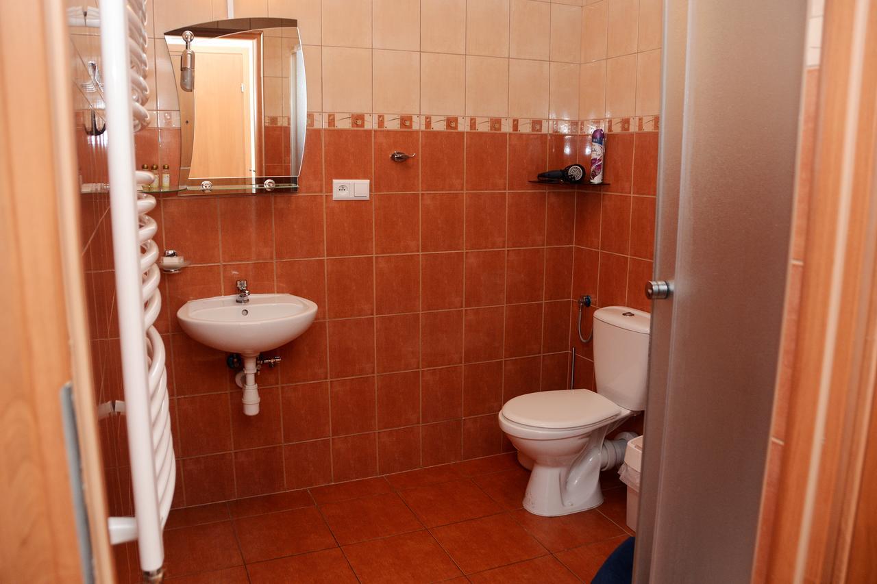 Aparthotel Bajeczna Krasków Eksteriør bilde